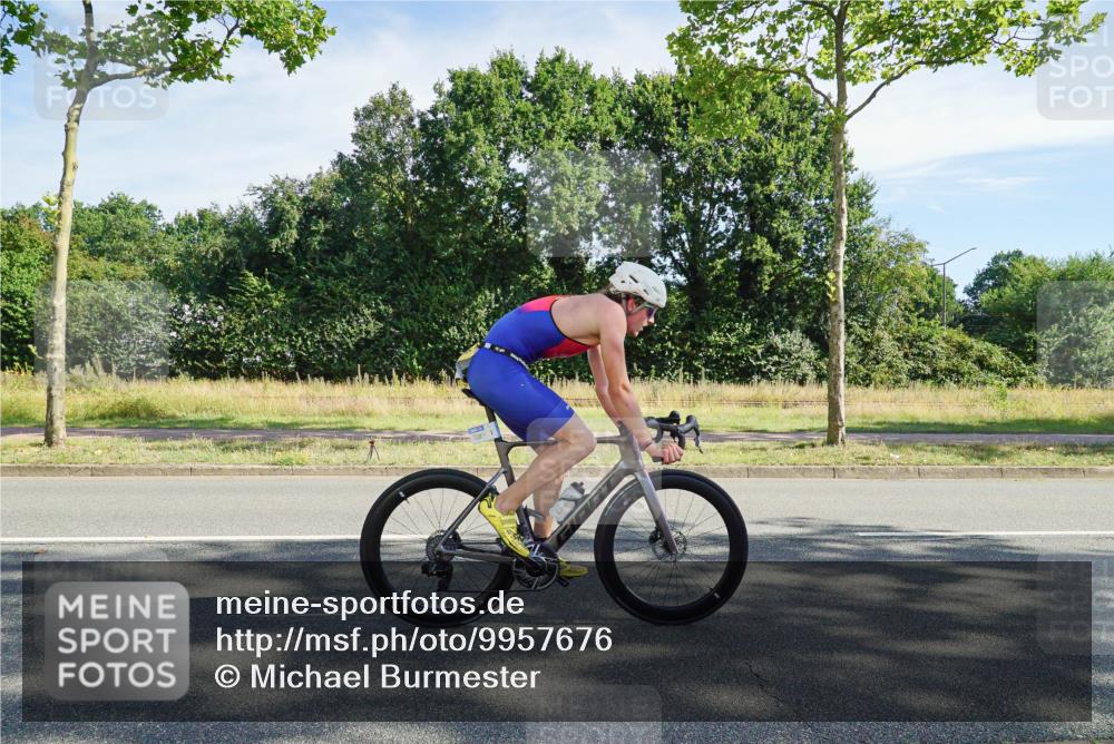 09.08.2026 - GEWOBA Citytriathlon Bremen Michael Burmester http://msf.ph/oto/9957676 09.08.2026 10:18:02 Radfahren 282, 285 meine-sportfotos.de
