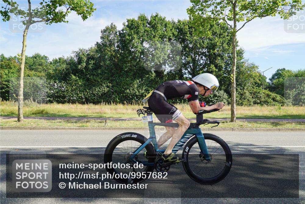 09.08.2026 - GEWOBA Citytriathlon Bremen Michael Burmester http://msf.ph/oto/9957682 09.08.2026 10:20:10 Radfahren 326, 386 meine-sportfotos.de