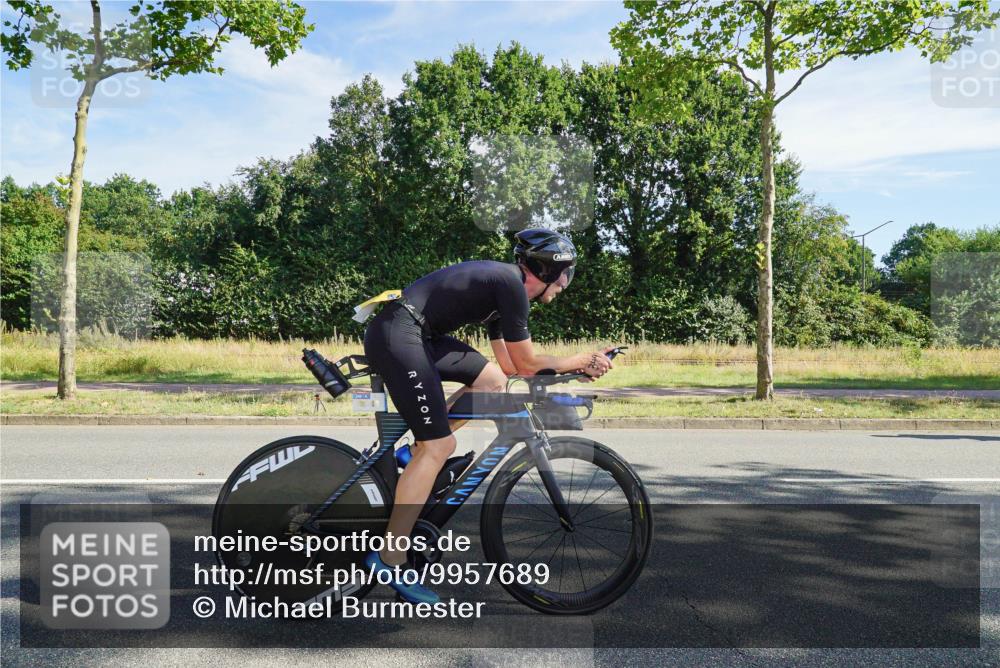 09.08.2026 - GEWOBA Citytriathlon Bremen Michael Burmester http://msf.ph/oto/9957689 09.08.2026 10:21:37 Radfahren 287, 349 meine-sportfotos.de