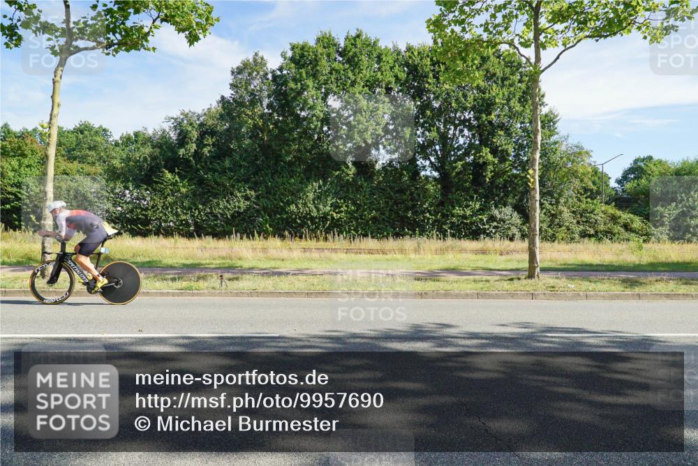09.08.2026 - GEWOBA Citytriathlon Bremen Michael Burmester http://msf.ph/oto/9957690 09.08.2026 10:21:38 Radfahren 287, 349 meine-sportfotos.de