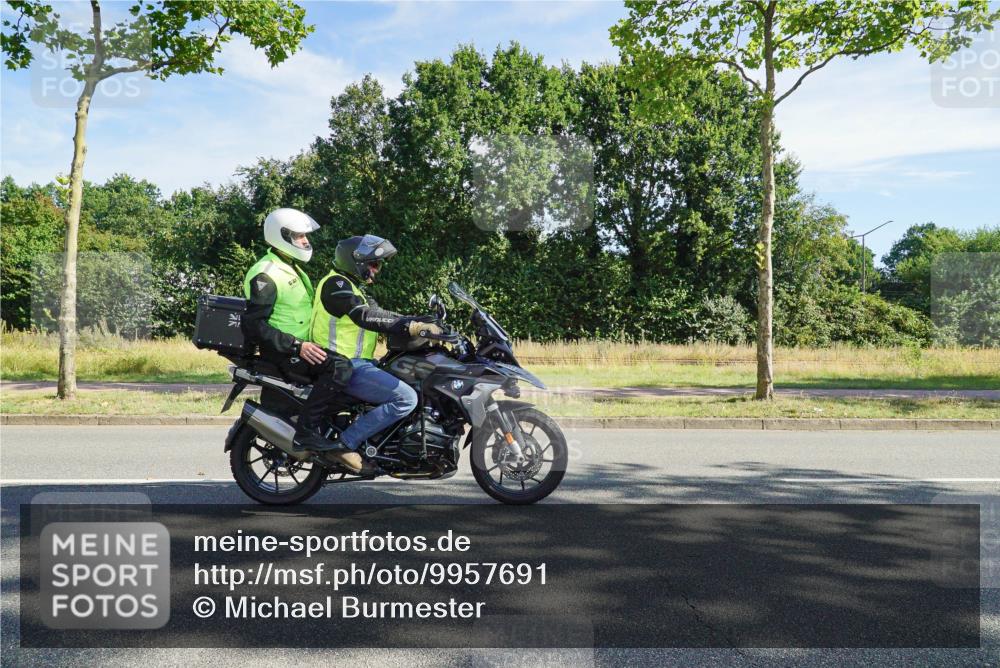 09.08.2026 - GEWOBA Citytriathlon Bremen Michael Burmester http://msf.ph/oto/9957691 09.08.2026 10:21:39 Radfahren 287, 349 meine-sportfotos.de