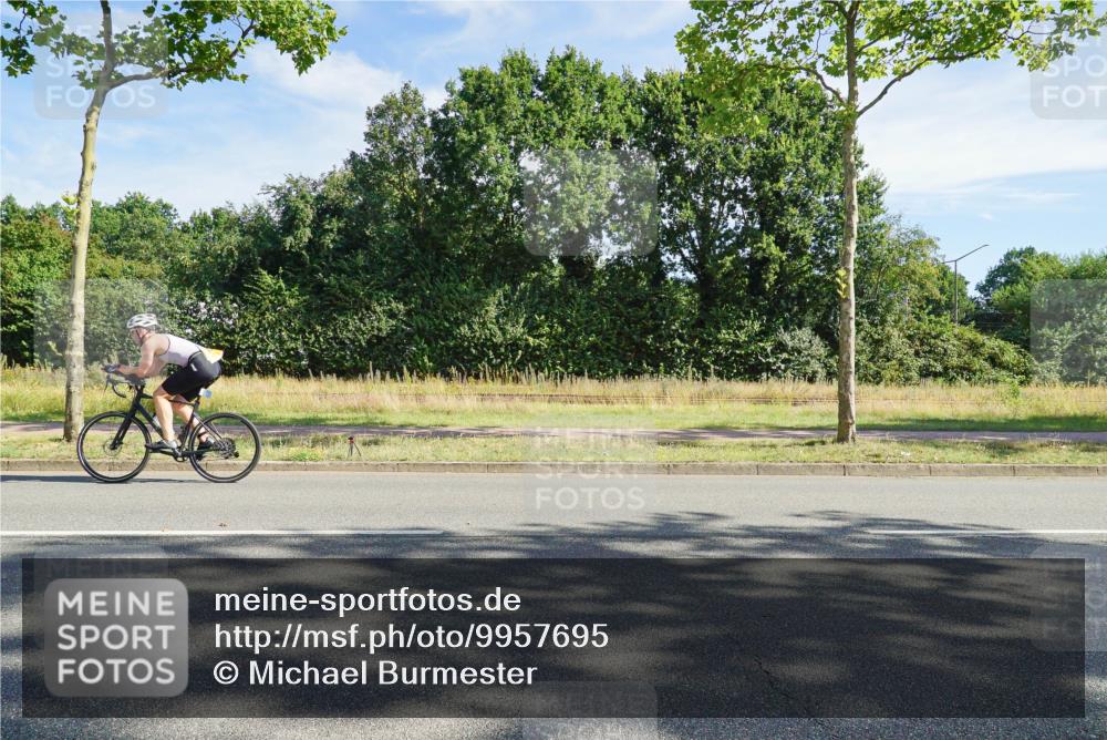 09.08.2026 - GEWOBA Citytriathlon Bremen Michael Burmester http://msf.ph/oto/9957695 09.08.2026 10:22:24 Radfahren 387 meine-sportfotos.de