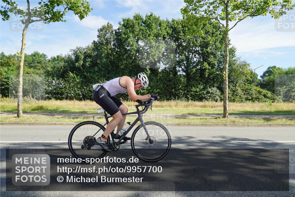 09.08.2026 - GEWOBA Citytriathlon Bremen Michael Burmester http://msf.ph/oto/9957700 09.08.2026 10:23:09 Radfahren 284, 308 meine-sportfotos.de