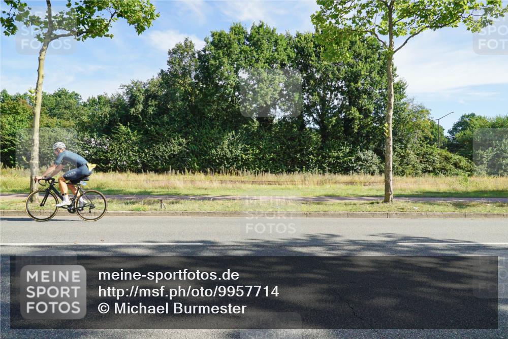 09.08.2026 - GEWOBA Citytriathlon Bremen Michael Burmester http://msf.ph/oto/9957714 09.08.2026 10:24:40 Radfahren 291, 393 meine-sportfotos.de