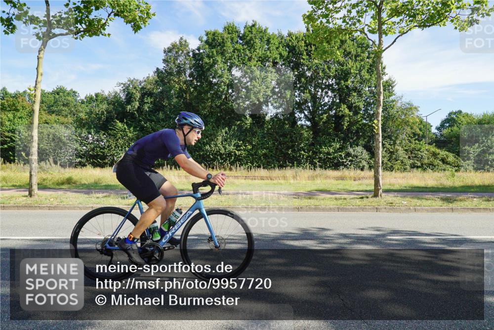 09.08.2026 - GEWOBA Citytriathlon Bremen Michael Burmester http://msf.ph/oto/9957720 09.08.2026 10:24:58 Radfahren 314, 358 meine-sportfotos.de