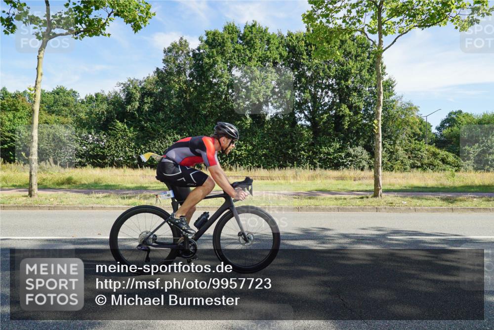09.08.2026 - GEWOBA Citytriathlon Bremen Michael Burmester http://msf.ph/oto/9957723 09.08.2026 10:25:15 Radfahren 323, 360, 377, 427 meine-sportfotos.de