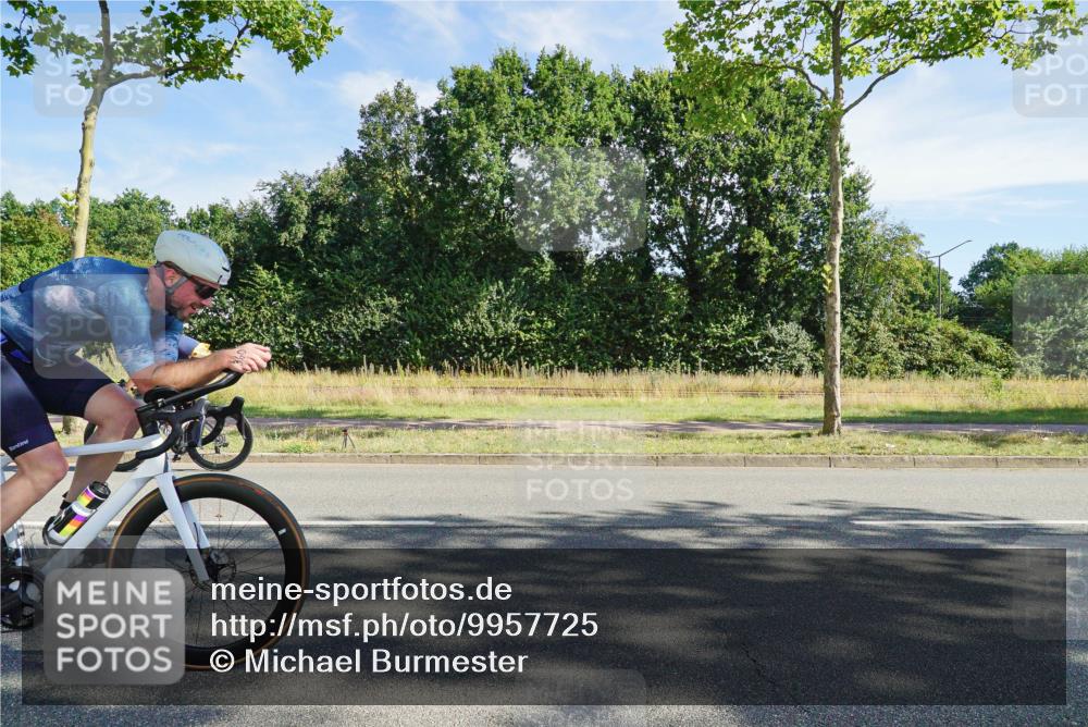 09.08.2026 - GEWOBA Citytriathlon Bremen Michael Burmester http://msf.ph/oto/9957725 09.08.2026 10:25:19 Radfahren 301, 323, 360, 377, 427 meine-sportfotos.de