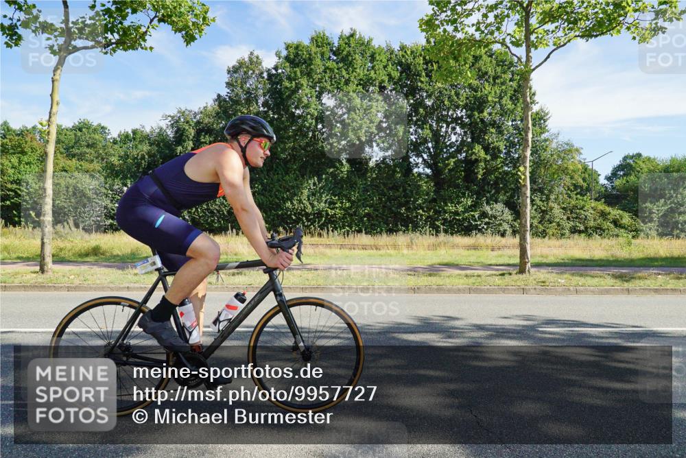 09.08.2026 - GEWOBA Citytriathlon Bremen Michael Burmester http://msf.ph/oto/9957727 09.08.2026 10:25:22 Radfahren 301, 323, 336, 360, 377, 427 meine-sportfotos.de