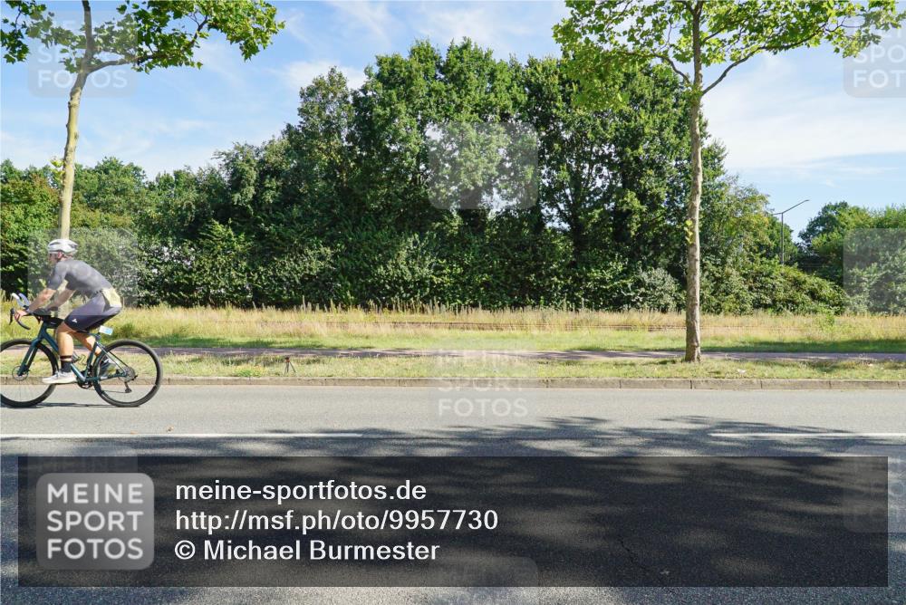 09.08.2026 - GEWOBA Citytriathlon Bremen Michael Burmester http://msf.ph/oto/9957730 09.08.2026 10:25:31 Radfahren 301, 323, 336, 345, 360, 376, 427 meine-sportfotos.de