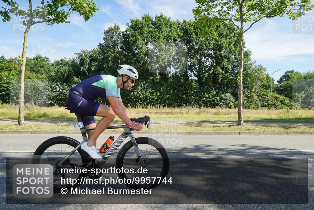 09.08.2026 - GEWOBA Citytriathlon Bremen Michael Burmester http://msf.ph/oto/9957744 09.08.2026 10:26:03 Radfahren 322, 372, 389, 416 meine-sportfotos.de