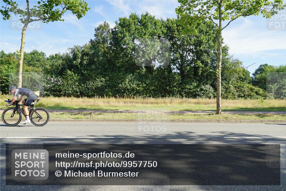 09.08.2026 - GEWOBA Citytriathlon Bremen Michael Burmester http://msf.ph/oto/9957750 09.08.2026 10:26:18 Radfahren 293, 318, 378, 398 meine-sportfotos.de
