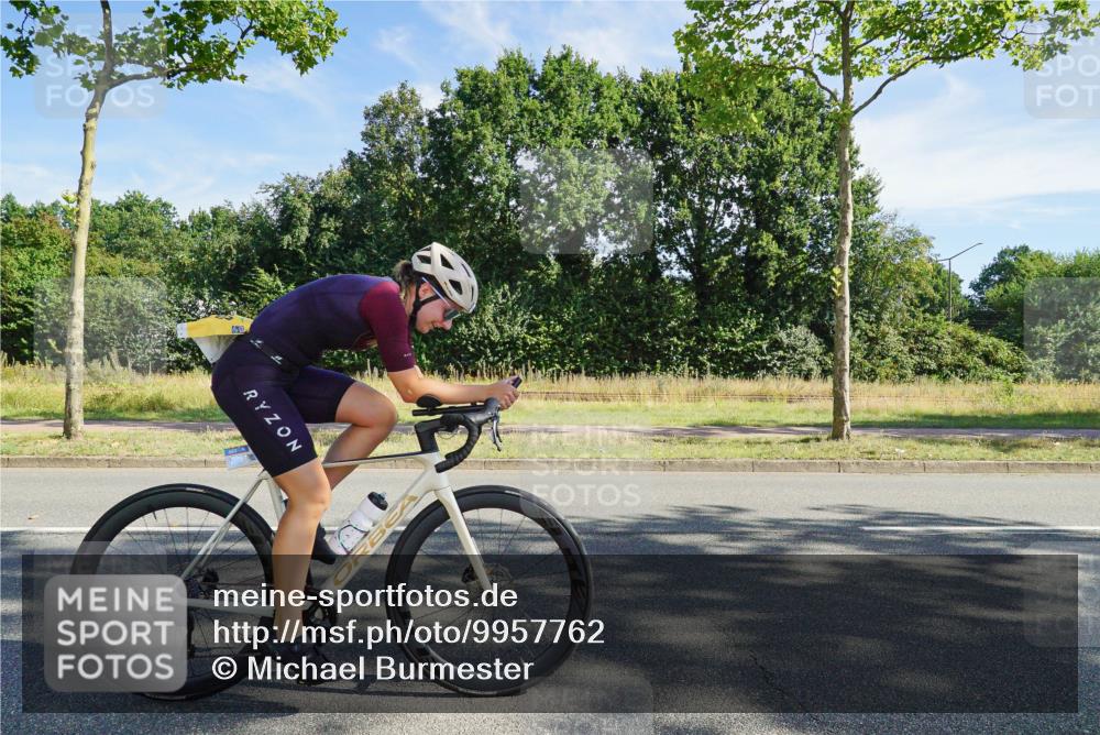 09.08.2026 - GEWOBA Citytriathlon Bremen Michael Burmester http://msf.ph/oto/9957762 09.08.2026 10:26:44 Radfahren 290, 296, 315, 319, 383, 463 meine-sportfotos.de