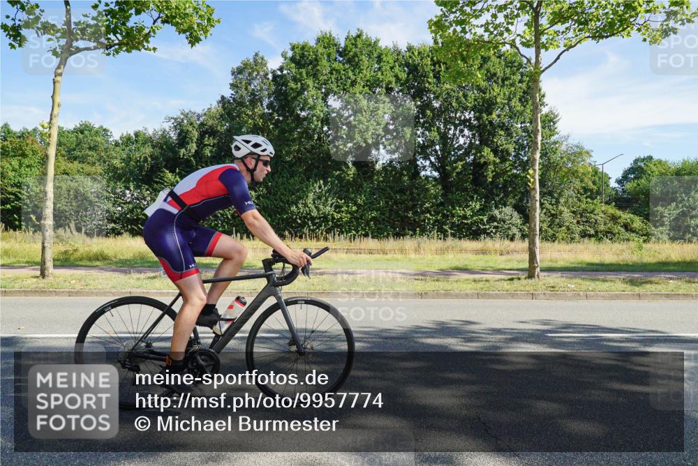 09.08.2026 - GEWOBA Citytriathlon Bremen Michael Burmester http://msf.ph/oto/9957774 09.08.2026 10:27:20 Radfahren 342, 368, 375, 391, 447, 523 meine-sportfotos.de