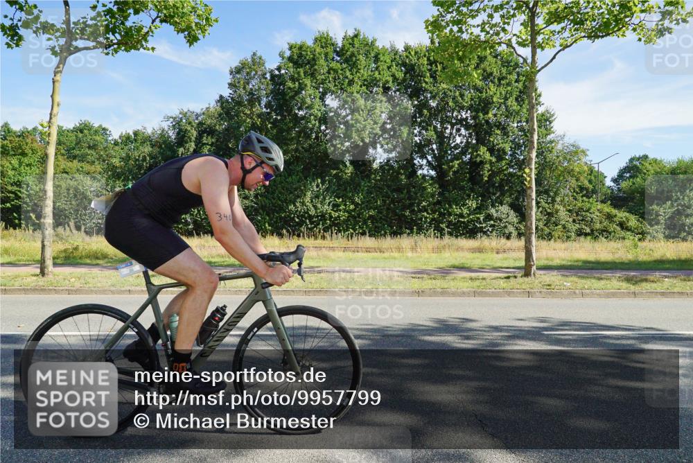 09.08.2026 - GEWOBA Citytriathlon Bremen Michael Burmester http://msf.ph/oto/9957799 09.08.2026 10:28:28 Radfahren 329, 332, 340, 362, 502 meine-sportfotos.de