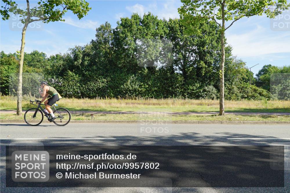09.08.2026 - GEWOBA Citytriathlon Bremen Michael Burmester http://msf.ph/oto/9957802 09.08.2026 10:28:34 Radfahren 329, 332, 340, 362, 369, 502 meine-sportfotos.de