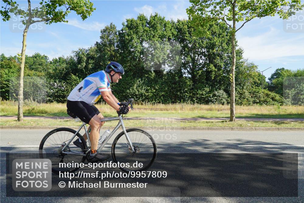 09.08.2026 - GEWOBA Citytriathlon Bremen Michael Burmester http://msf.ph/oto/9957809 09.08.2026 10:28:49 Radfahren 356, 369, 394, 465, 517, 519 meine-sportfotos.de