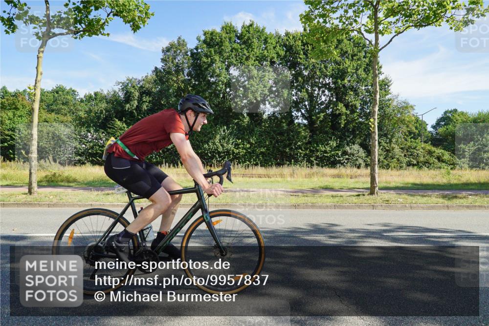 09.08.2026 - GEWOBA Citytriathlon Bremen Michael Burmester http://msf.ph/oto/9957837 09.08.2026 10:29:27 Radfahren 295, 327, 352, 355, 359, 363, 408, 478 meine-sportfotos.de