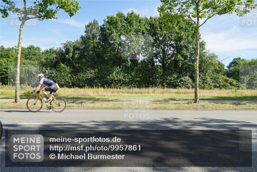 09.08.2026 - GEWOBA Citytriathlon Bremen Michael Burmester http://msf.ph/oto/9957861 09.08.2026 10:30:05 Radfahren 313, 366, 388, 516, 528 meine-sportfotos.de