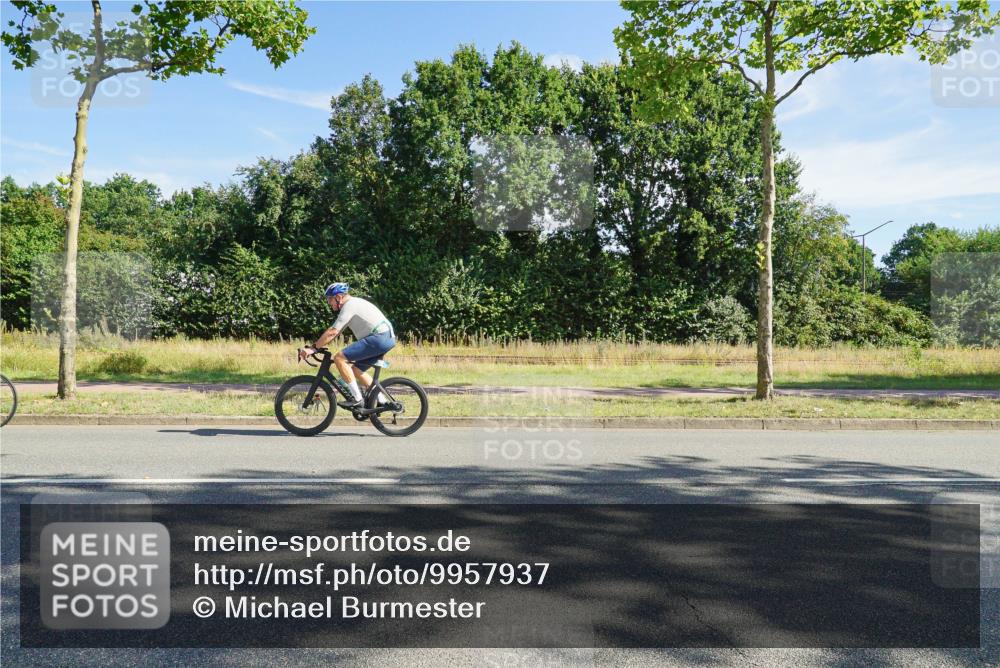 09.08.2026 - GEWOBA Citytriathlon Bremen Michael Burmester http://msf.ph/oto/9957937 09.08.2026 10:32:17 Radfahren 239, 249, 445, 456, 500 meine-sportfotos.de