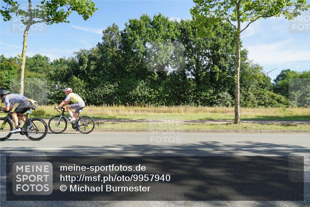 09.08.2026 - GEWOBA Citytriathlon Bremen Michael Burmester http://msf.ph/oto/9957940 09.08.2026 10:32:21 Radfahren 239, 249, 445, 456 meine-sportfotos.de