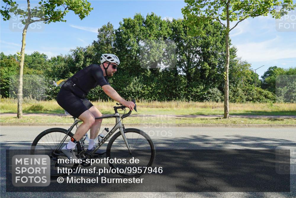 09.08.2026 - GEWOBA Citytriathlon Bremen Michael Burmester http://msf.ph/oto/9957946 09.08.2026 10:32:32 Radfahren 39, 131, 249, 324, 385, 445, 515 meine-sportfotos.de