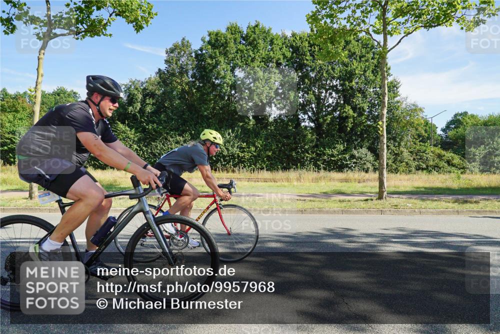 09.08.2026 - GEWOBA Citytriathlon Bremen Michael Burmester http://msf.ph/oto/9957968 09.08.2026 10:33:00 Radfahren 1, 83, 103, 173, 305, 353, 370, 413, 419, 453, 457, 486, 493, 503, 508, 526 meine-sportfotos.de