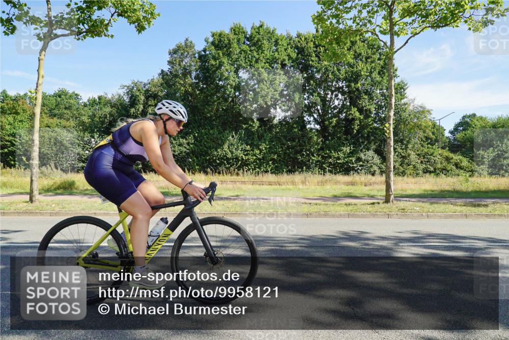 09.08.2026 - GEWOBA Citytriathlon Bremen Michael Burmester http://msf.ph/oto/9958121 09.08.2026 10:36:18 Radfahren 21, 23, 139, 179, 233, 390, 460, 480, 530 meine-sportfotos.de