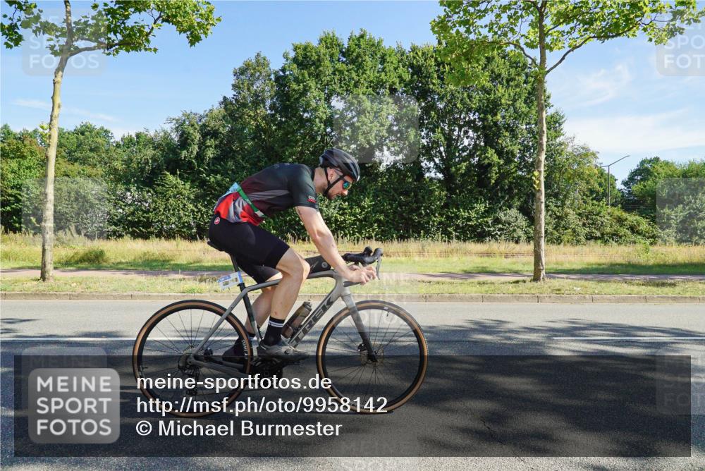 09.08.2026 - GEWOBA Citytriathlon Bremen Michael Burmester http://msf.ph/oto/9958142 09.08.2026 10:36:52 Radfahren 13, 33, 41, 67, 85, 93, 111, 157, 235, 247, 281, 349, 426, 491 meine-sportfotos.de