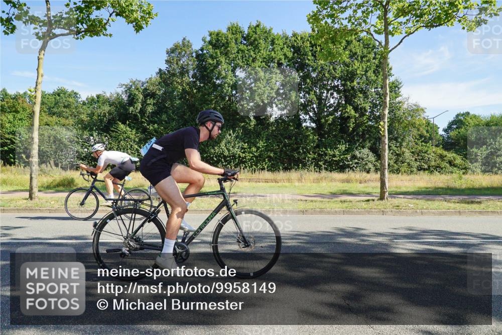 09.08.2026 - GEWOBA Citytriathlon Bremen Michael Burmester http://msf.ph/oto/9958149 09.08.2026 10:37:04 Radfahren 13, 31, 33, 55, 85, 111, 155, 205, 247, 451 meine-sportfotos.de