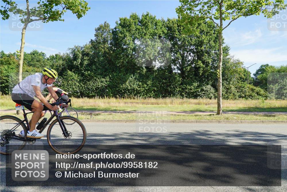 09.08.2026 - GEWOBA Citytriathlon Bremen Michael Burmester http://msf.ph/oto/9958182 09.08.2026 10:38:26 Radfahren 49, 127, 171, 183, 409, 424, 425, 435 meine-sportfotos.de