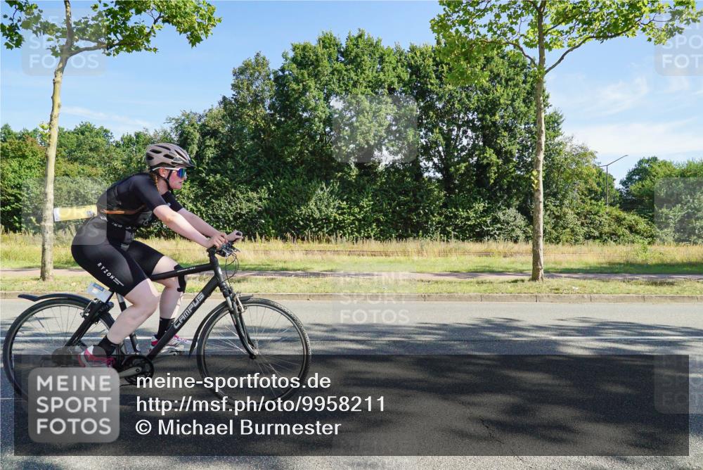 09.08.2026 - GEWOBA Citytriathlon Bremen Michael Burmester http://msf.ph/oto/9958211 09.08.2026 10:39:32 Radfahren 9, 227, 245, 431, 499 meine-sportfotos.de