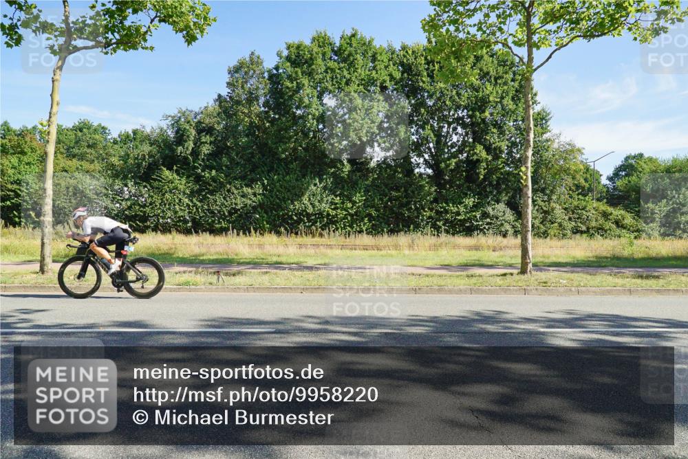 09.08.2026 - GEWOBA Citytriathlon Bremen Michael Burmester http://msf.ph/oto/9958220 09.08.2026 10:39:58 Radfahren 11, 69, 71, 197 meine-sportfotos.de