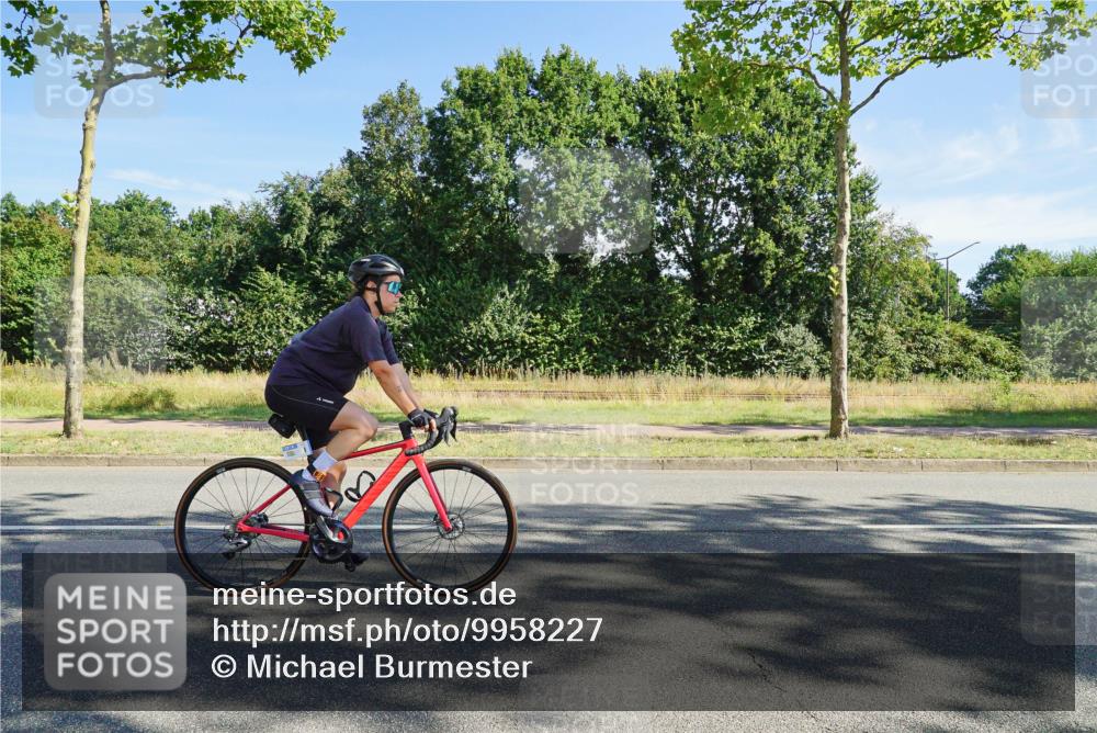 09.08.2026 - GEWOBA Citytriathlon Bremen Michael Burmester http://msf.ph/oto/9958227 09.08.2026 10:40:16 Radfahren 5, 77, 101, 115, 159, 165, 203, 485 meine-sportfotos.de