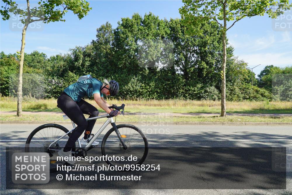 09.08.2026 - GEWOBA Citytriathlon Bremen Michael Burmester http://msf.ph/oto/9958254 09.08.2026 10:41:33 Radfahren 78, 308, 372, 377, 378, 412 meine-sportfotos.de
