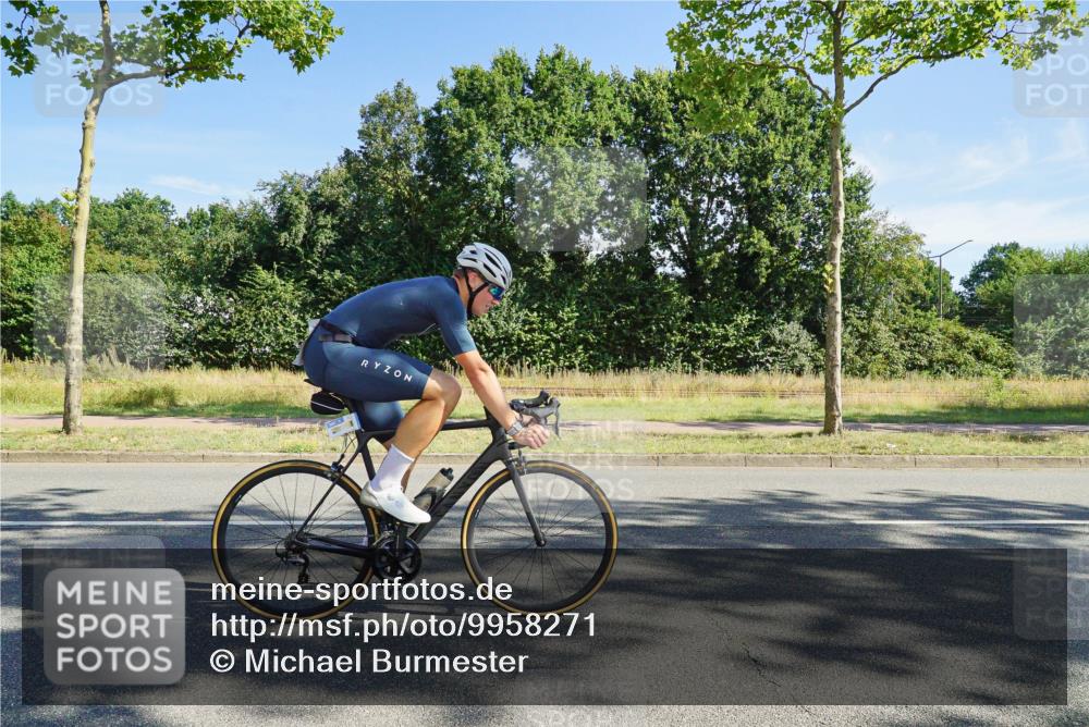 09.08.2026 - GEWOBA Citytriathlon Bremen Michael Burmester http://msf.ph/oto/9958271 09.08.2026 10:42:10 Radfahren 286, 291, 301, 358, 376, 415, 524 meine-sportfotos.de