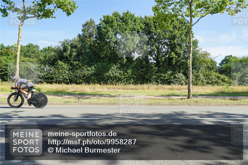 09.08.2026 - GEWOBA Citytriathlon Bremen Michael Burmester http://msf.ph/oto/9958287 09.08.2026 10:42:53 Radfahren 318, 323, 393, 529 meine-sportfotos.de