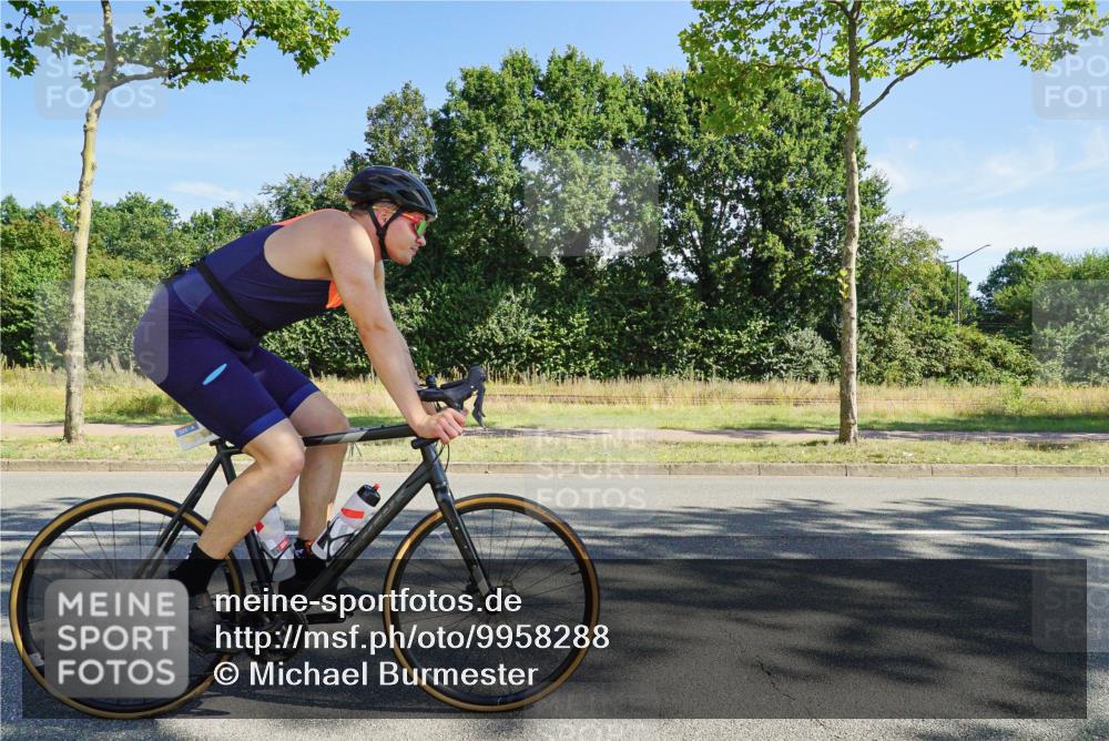 09.08.2026 - GEWOBA Citytriathlon Bremen Michael Burmester http://msf.ph/oto/9958288 09.08.2026 10:42:57 Radfahren 318, 323, 393, 529 meine-sportfotos.de