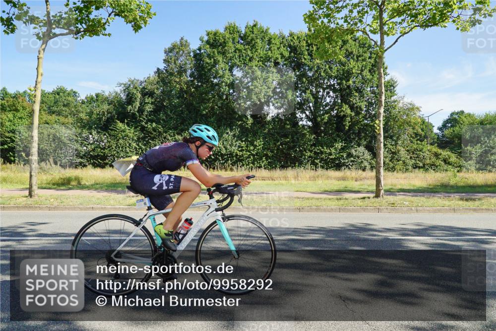 09.08.2026 - GEWOBA Citytriathlon Bremen Michael Burmester http://msf.ph/oto/9958292 09.08.2026 10:43:05 Radfahren 318, 323, 389, 393, 427 meine-sportfotos.de