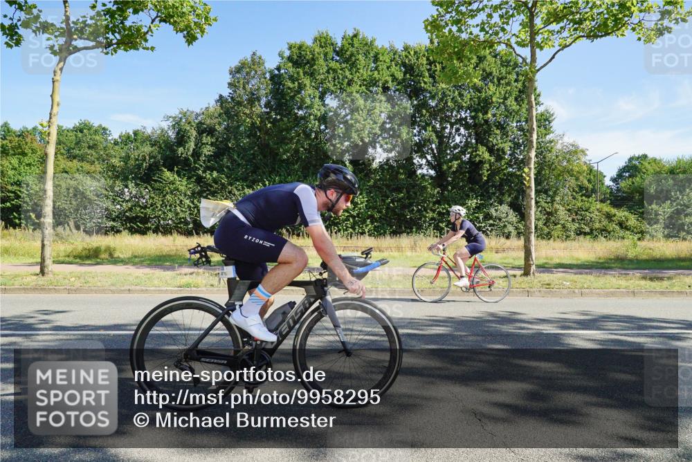 09.08.2026 - GEWOBA Citytriathlon Bremen Michael Burmester http://msf.ph/oto/9958295 09.08.2026 10:43:12 Radfahren 321, 389, 393, 427 meine-sportfotos.de