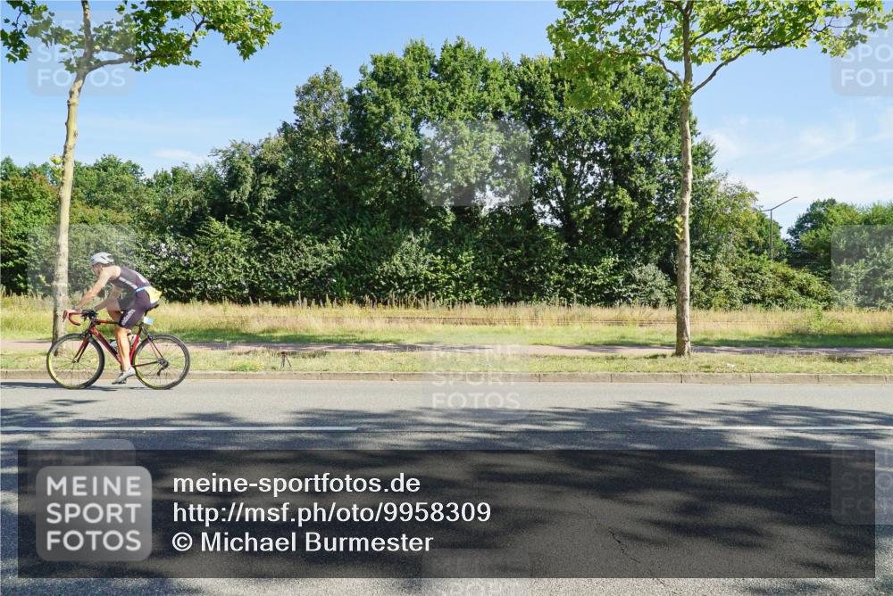 09.08.2026 - GEWOBA Citytriathlon Bremen Michael Burmester http://msf.ph/oto/9958309 09.08.2026 10:43:56 Radfahren 296, 336, 402, 441 meine-sportfotos.de