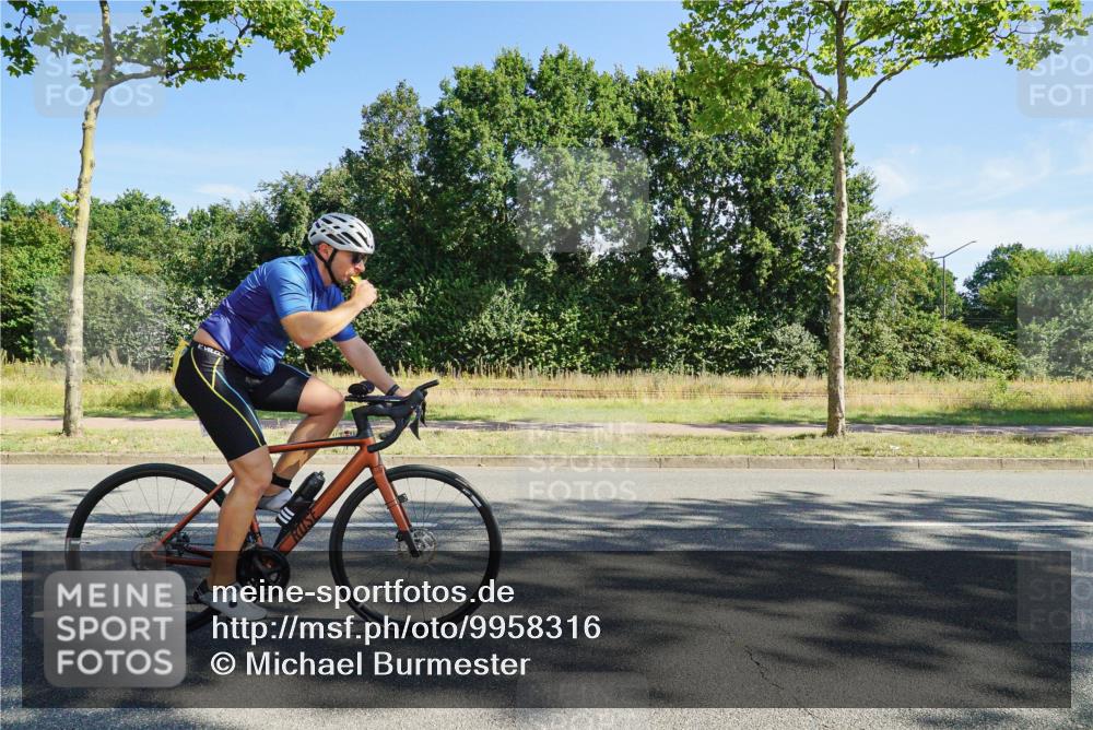 09.08.2026 - GEWOBA Citytriathlon Bremen Michael Burmester http://msf.ph/oto/9958316 09.08.2026 10:44:18 Radfahren 383 meine-sportfotos.de
