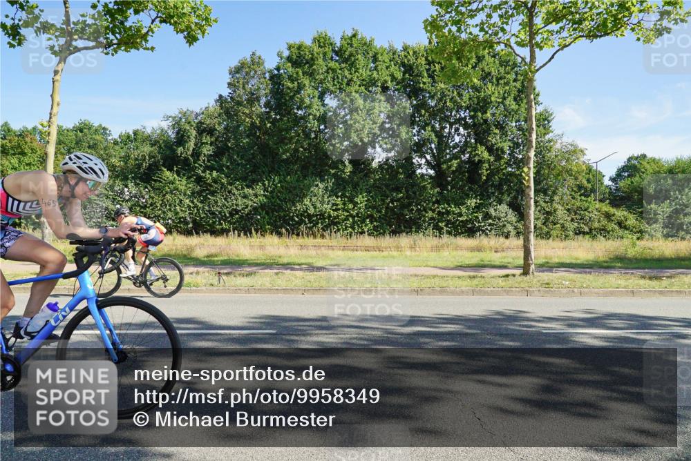 09.08.2026 - GEWOBA Citytriathlon Bremen Michael Burmester http://msf.ph/oto/9958349 09.08.2026 10:45:51 Radfahren 355, 400, 465, 478, 528 meine-sportfotos.de
