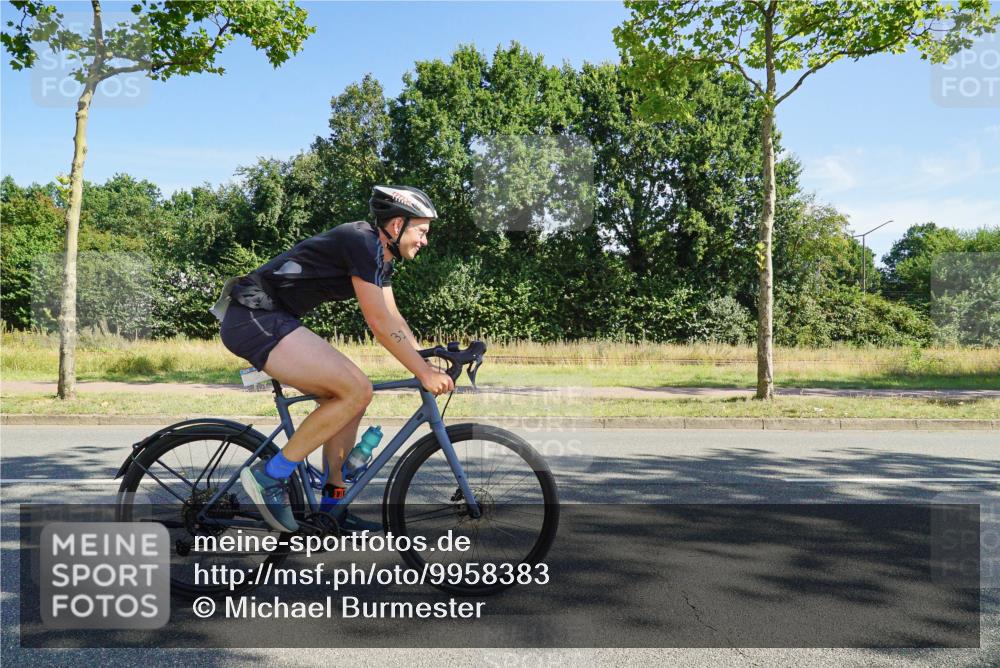 09.08.2026 - GEWOBA Citytriathlon Bremen Michael Burmester http://msf.ph/oto/9958383 09.08.2026 10:46:56 Radfahren 125, 131, 249, 304, 329, 368, 403, 406 meine-sportfotos.de