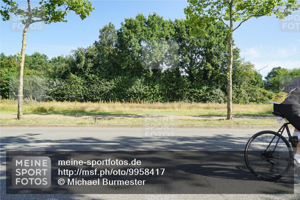 09.08.2026 - GEWOBA Citytriathlon Bremen Michael Burmester http://msf.ph/oto/9958417 09.08.2026 10:48:03 Radfahren 25, 177, 300, 327, 363, 396 meine-sportfotos.de