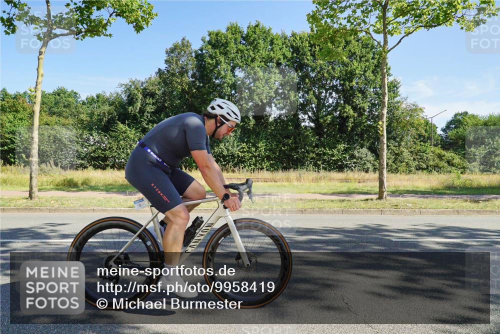 09.08.2026 - GEWOBA Citytriathlon Bremen Michael Burmester http://msf.ph/oto/9958419 09.08.2026 10:48:14 Radfahren 177, 239, 300, 312, 327, 356, 520 meine-sportfotos.de