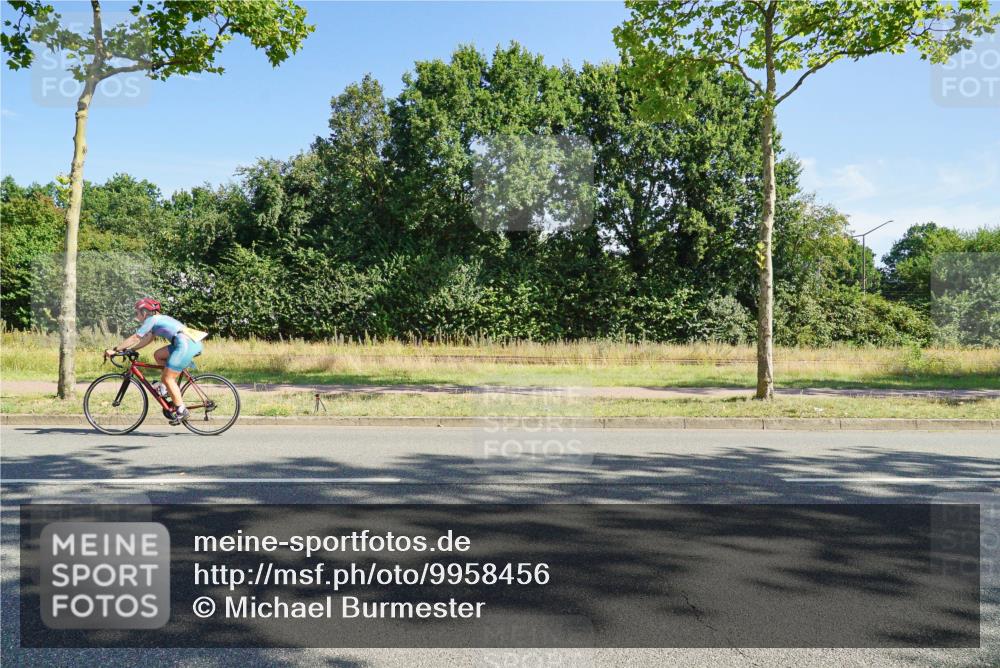09.08.2026 - GEWOBA Citytriathlon Bremen Michael Burmester http://msf.ph/oto/9958456 09.08.2026 10:49:33 Radfahren 299, 320, 413, 454, 508 meine-sportfotos.de