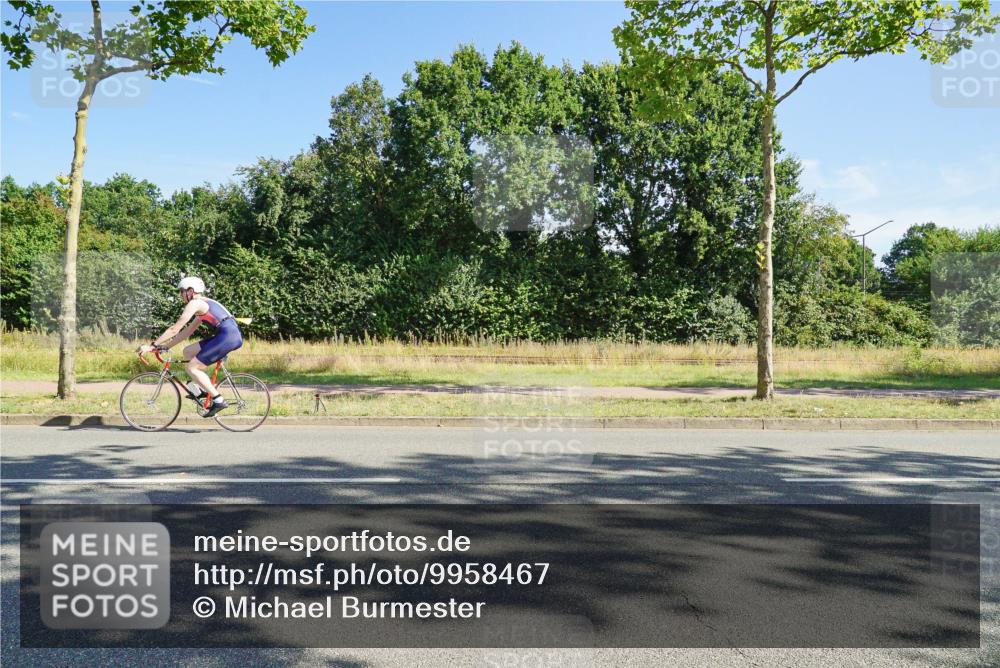 09.08.2026 - GEWOBA Citytriathlon Bremen Michael Burmester http://msf.ph/oto/9958467 09.08.2026 10:49:57 Radfahren 317, 334, 410, 458, 489 meine-sportfotos.de