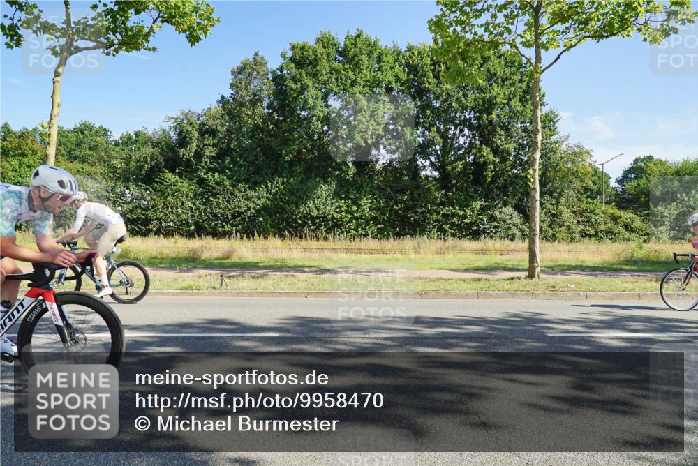 09.08.2026 - GEWOBA Citytriathlon Bremen Michael Burmester http://msf.ph/oto/9958470 09.08.2026 10:50:03 Radfahren 189, 334, 410, 458, 489 meine-sportfotos.de