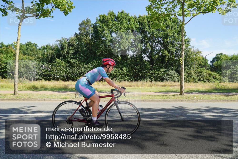 09.08.2026 - GEWOBA Citytriathlon Bremen Michael Burmester http://msf.ph/oto/9958485 09.08.2026 10:50:20 Radfahren 27, 39, 63, 129, 189, 215, 288, 350, 385, 419, 457 meine-sportfotos.de