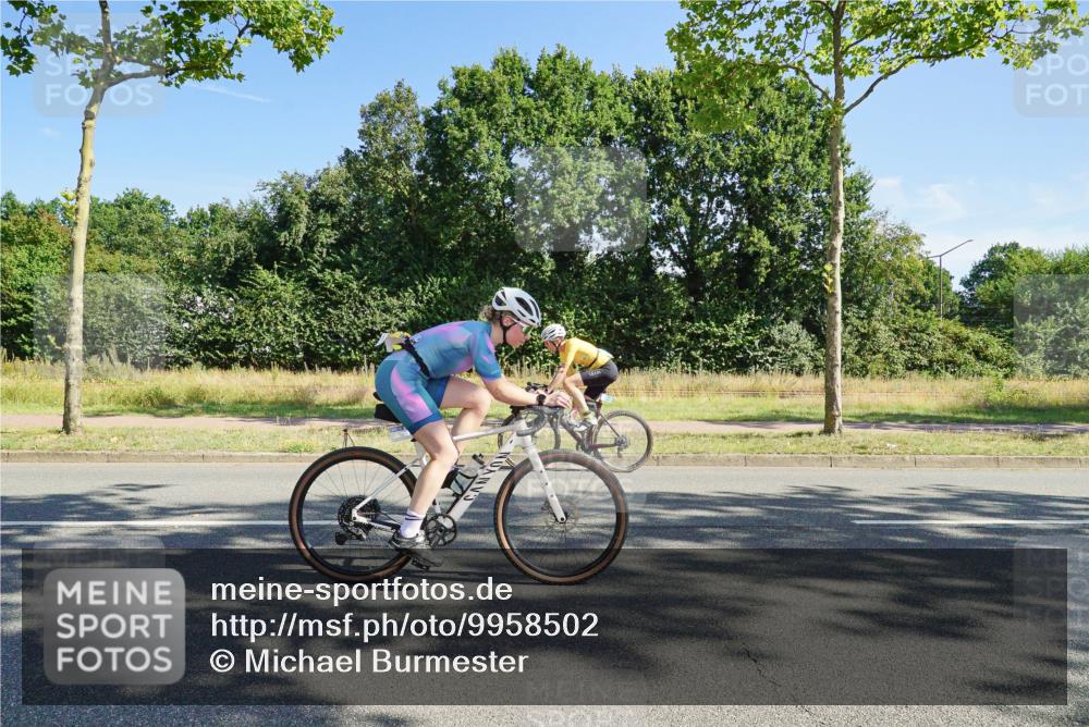 09.08.2026 - GEWOBA Citytriathlon Bremen Michael Burmester http://msf.ph/oto/9958502 09.08.2026 10:50:58 Radfahren 137, 167, 173, 313, 330, 344, 370, 452, 453, 493, 503, 526 meine-sportfotos.de
